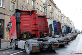 Власти Литвы заявили, что значительная часть задержанных в Беларуси грузовиков уже освобождена. В ассоциации перевозчиков эти слова опровергли