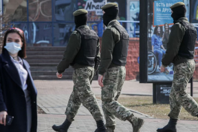 Конвейер репрессий. Правозащитники: силовики приходят с обысками к родителям бывших политзаключенных. Маркетолога прогноза погоды WindyApp осудили на пять лет за помощь Украине
