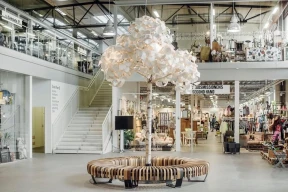 Первый в мире торговый центр, в котором принципиально невозможно купить ничего нового